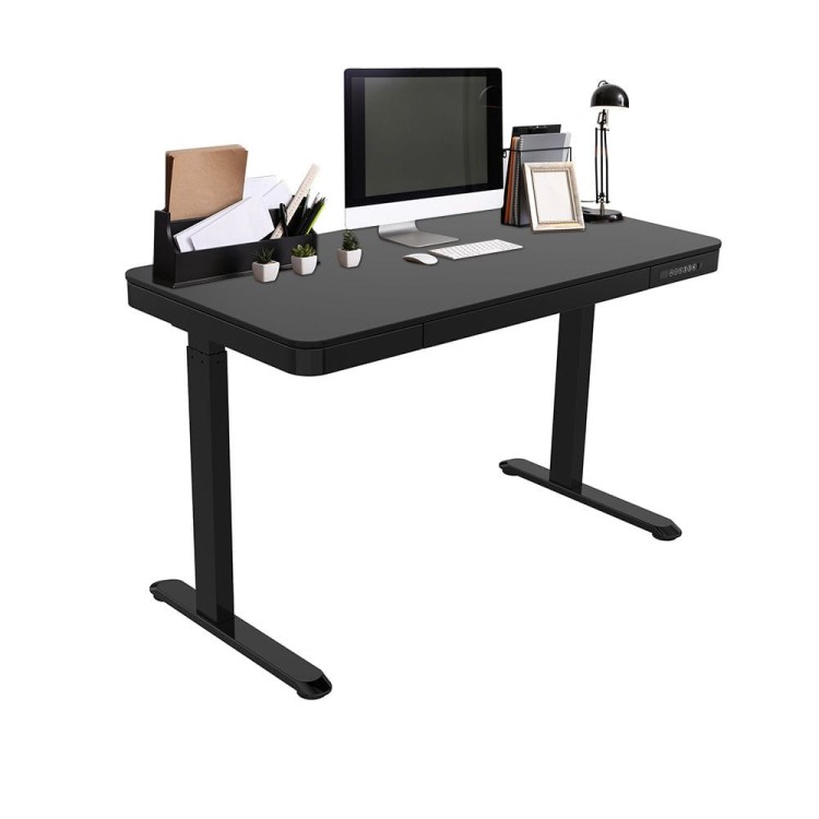 Biurko z elektryczną regulacją wysokości.