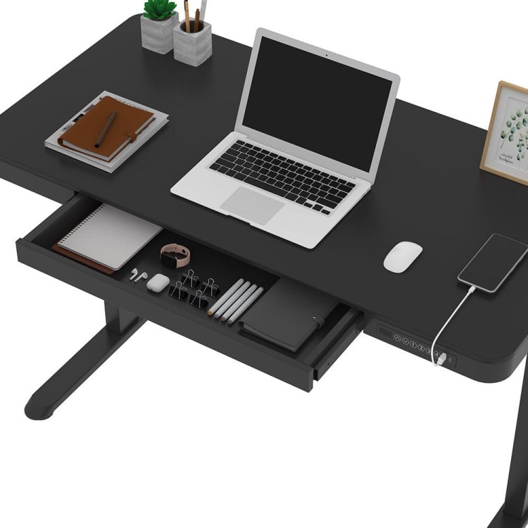 Biurko z elektryczną regulacją wysokości.