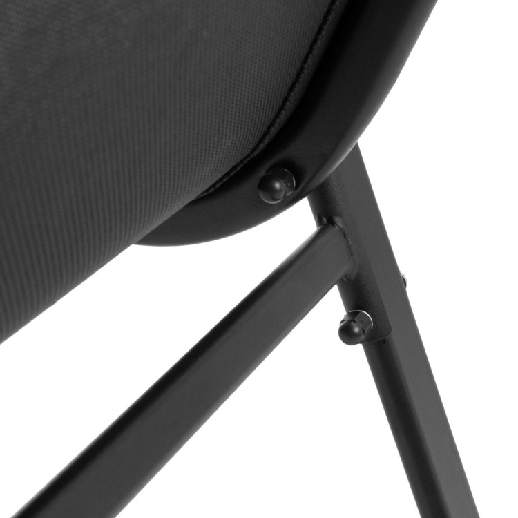 Krzesło ogrodowe z podłokietnikami.