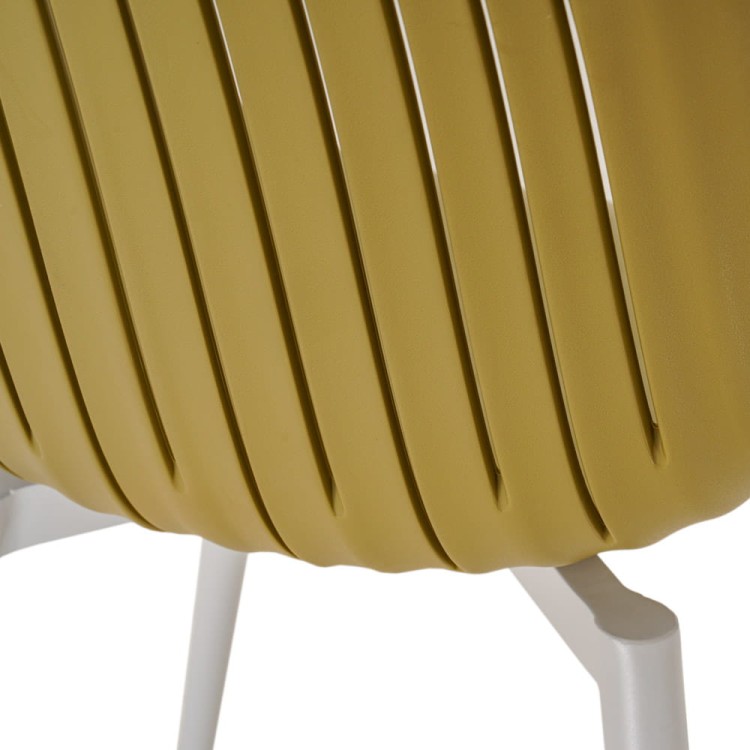 Krzesło ogrodowe z certyfikatem GRS.