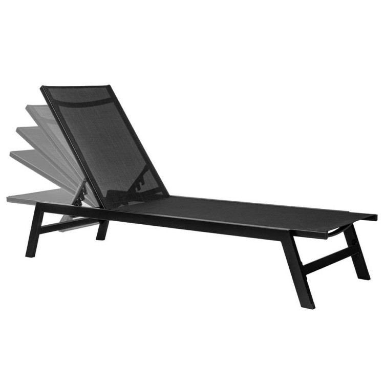 Leżak ogrodowy z regulacją.