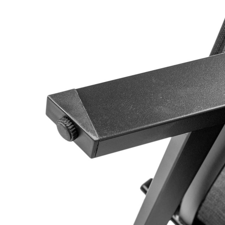 Leżak ogrodowy z regulacją.