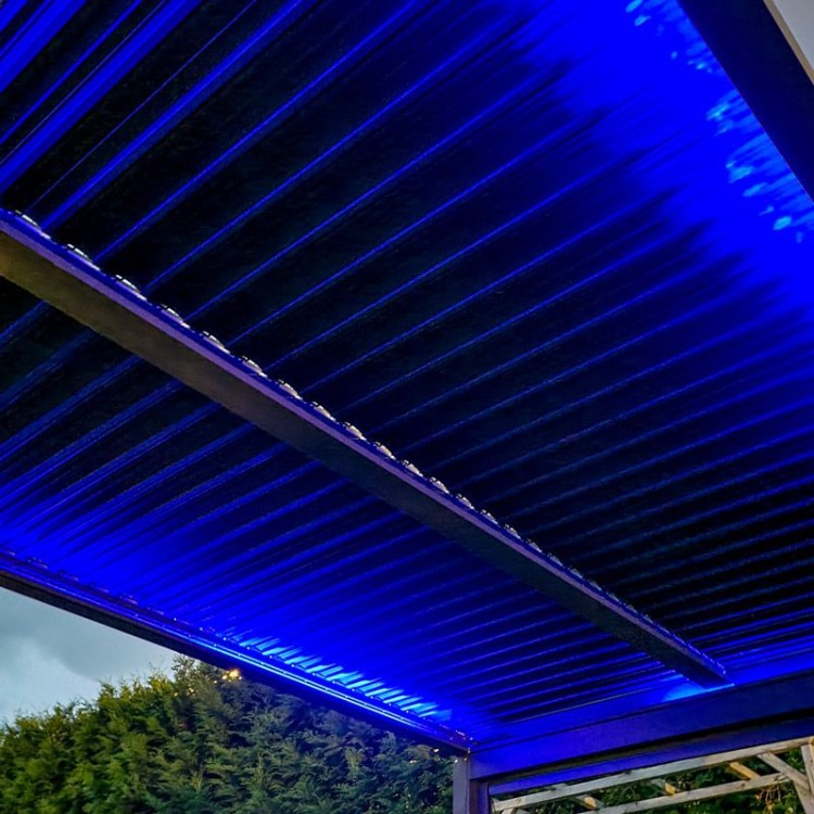 Pergola ogrodowa 3x3 z oświetleniem LED.