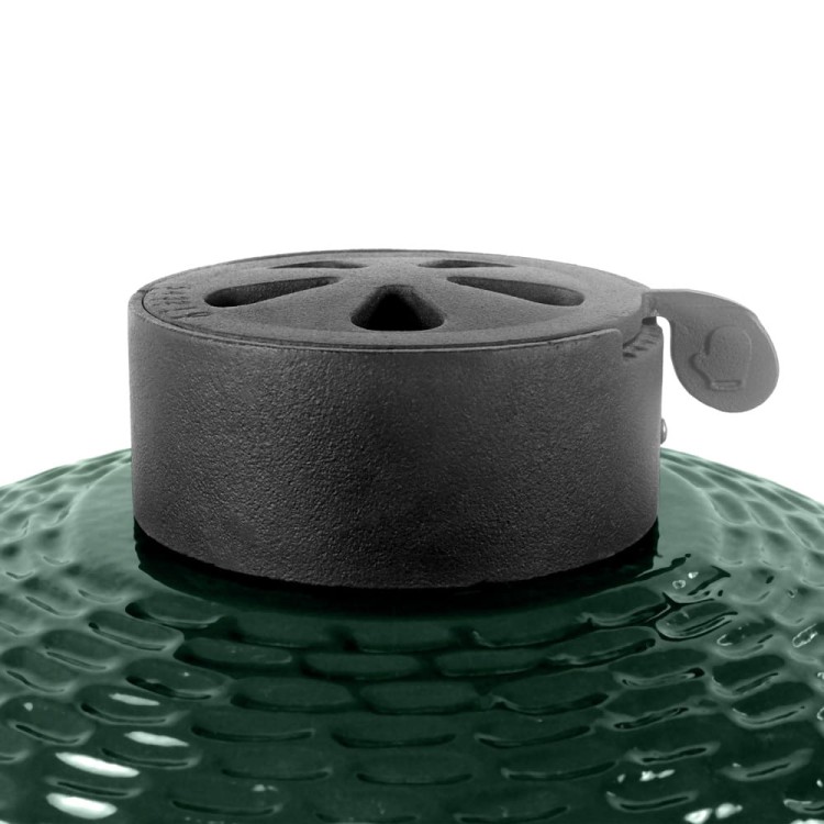 Ceramiczny grill węglowy z półkami.