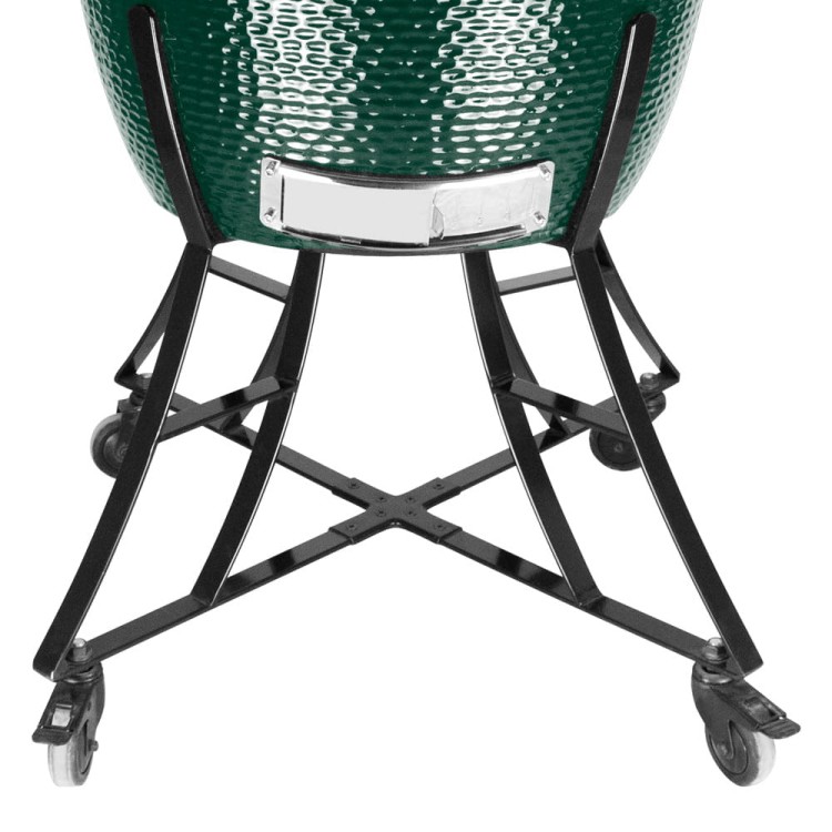 Ceramiczny grill węglowy z polkami.