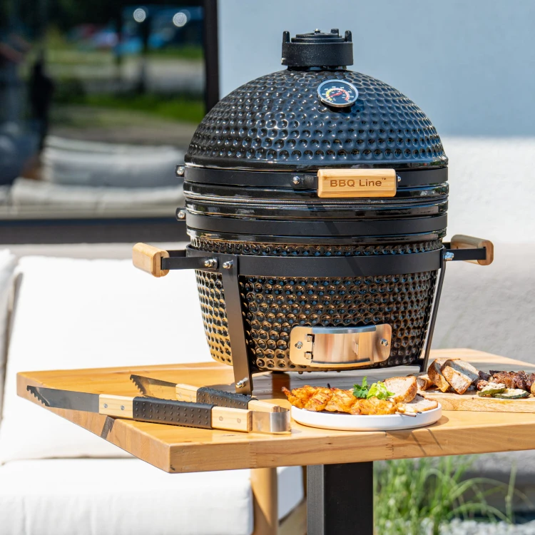 Zestaw akcesoriów do grillowania.