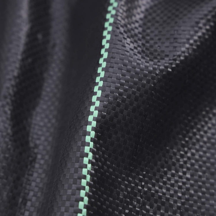 Agrowłóknina czarna.