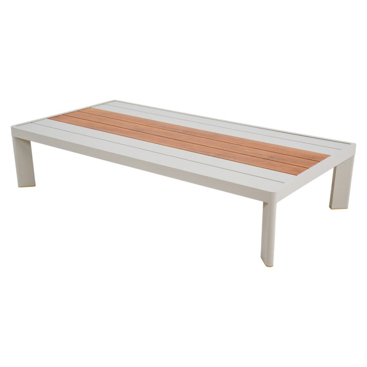 Zestaw mebli ogrodowych beżowych.