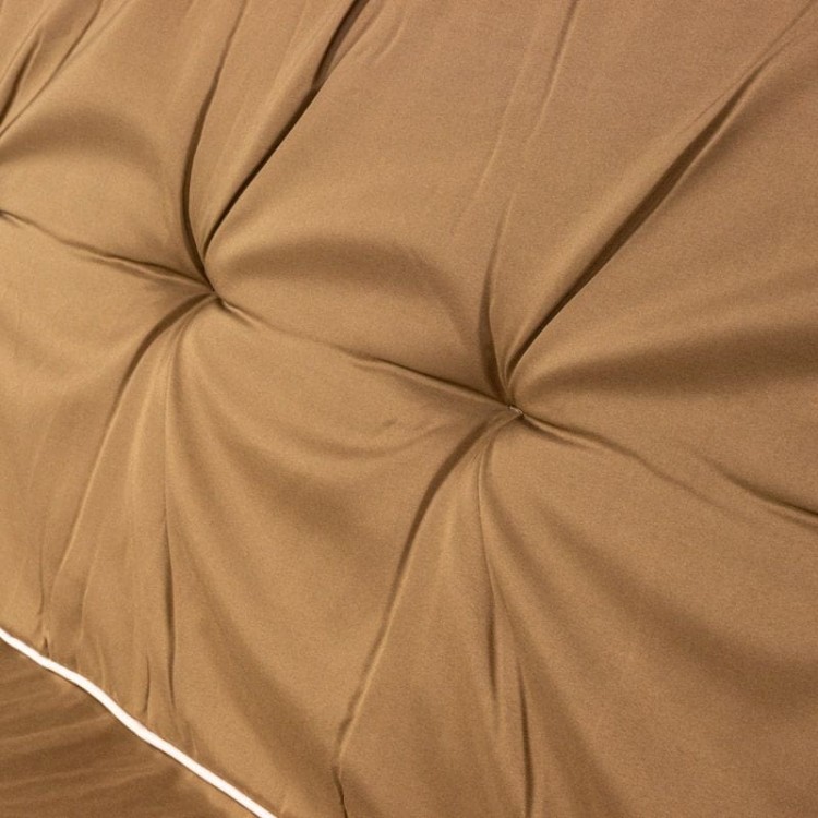 Huśtawka ogrodowa z daszkiem.