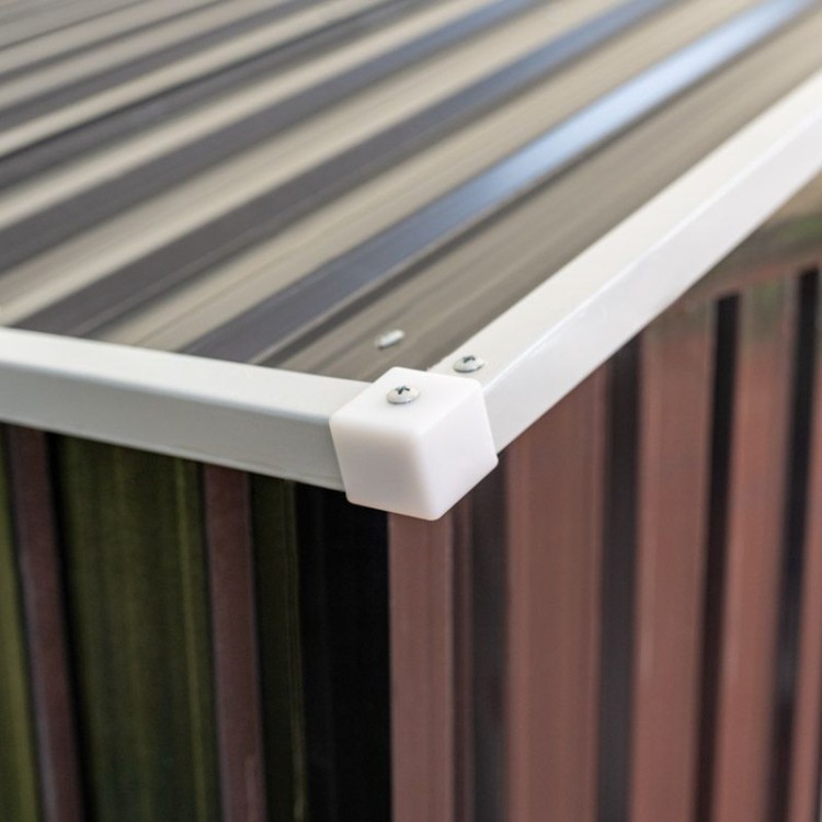 Metalowy domek narzędziowy