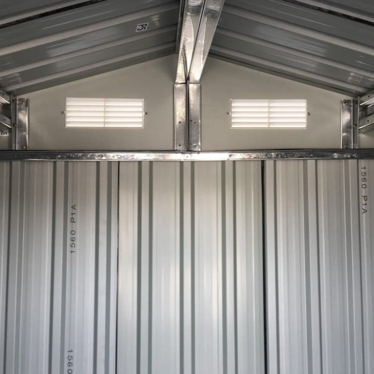 duży domek narzędziowy