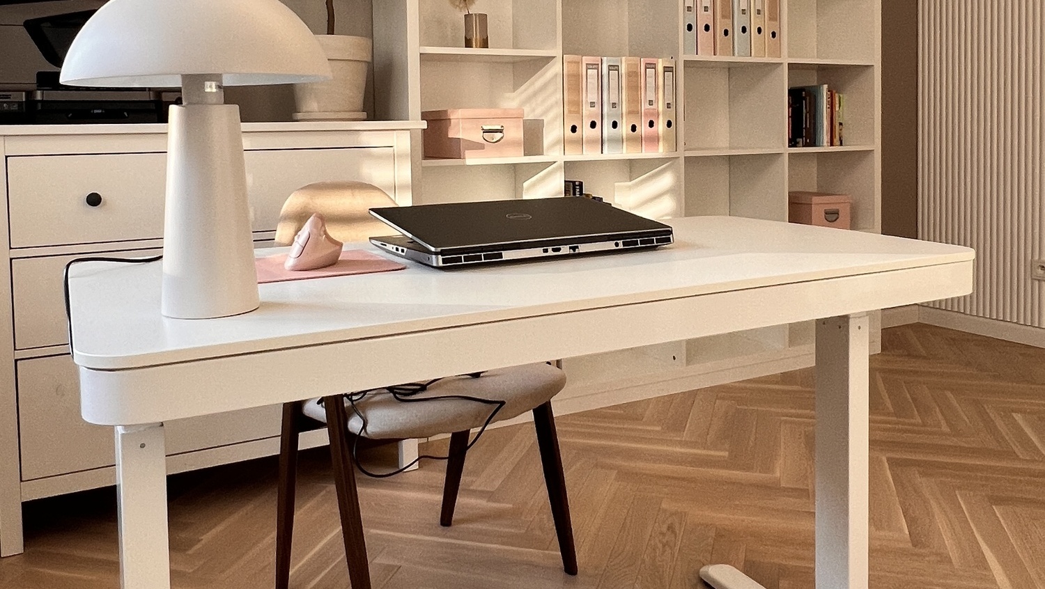 Biurko ergonomiczne z elektryczną regulacja blatu