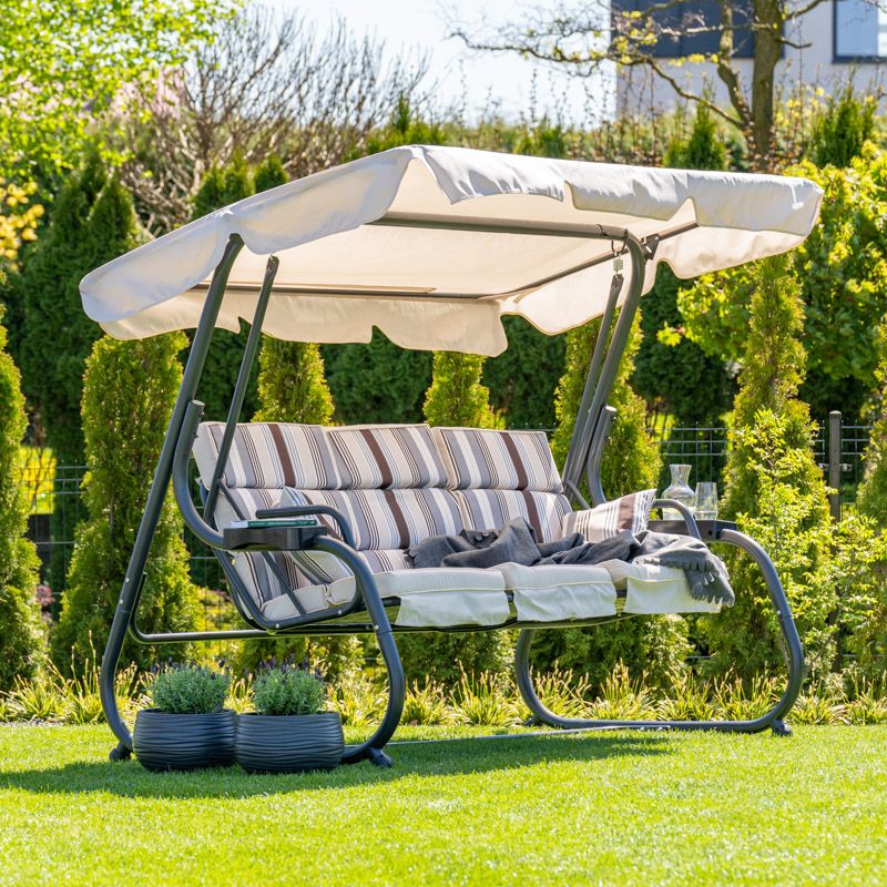 Huśtawka ogrodowa z daszkiem